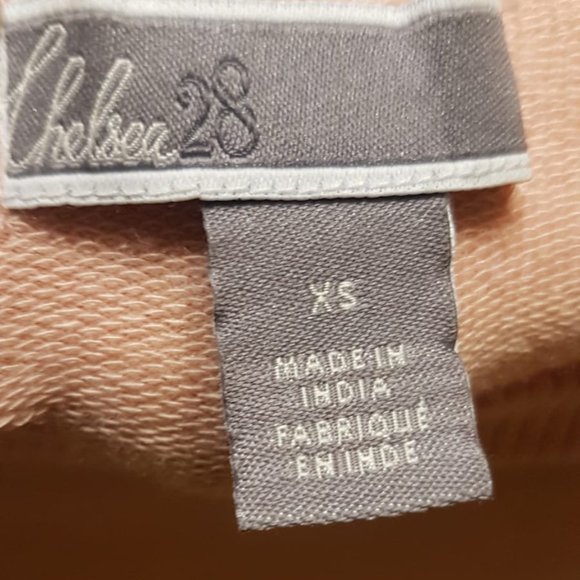 Women Cold Shoulder Long Sleeve Top with Design - Picture 6 of 6